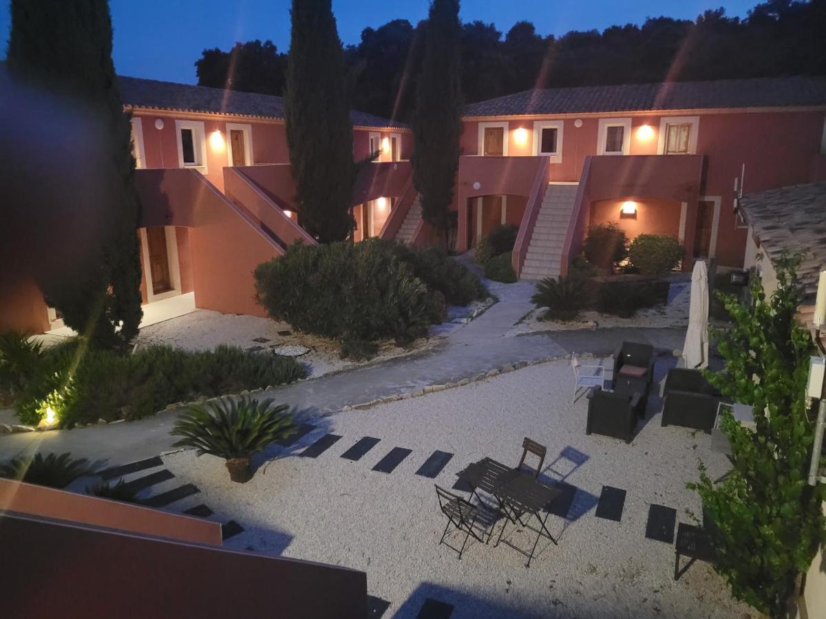 Hotel Domaine Le Milos Castries Exterior photo