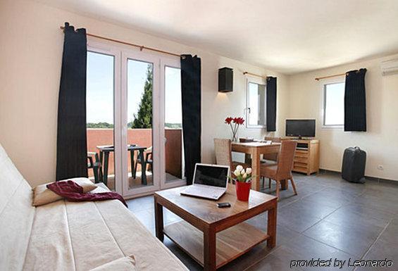 Hotel Domaine Le Milos Castries Room photo