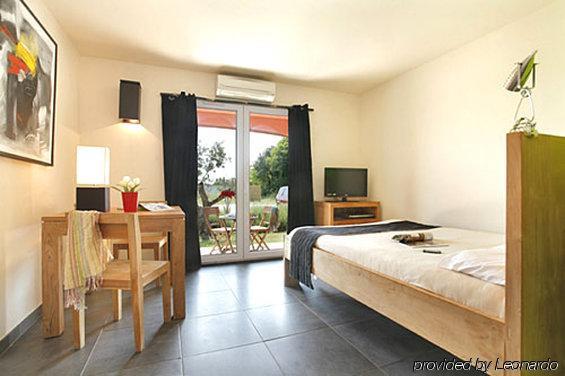 Hotel Domaine Le Milos Castries Room photo