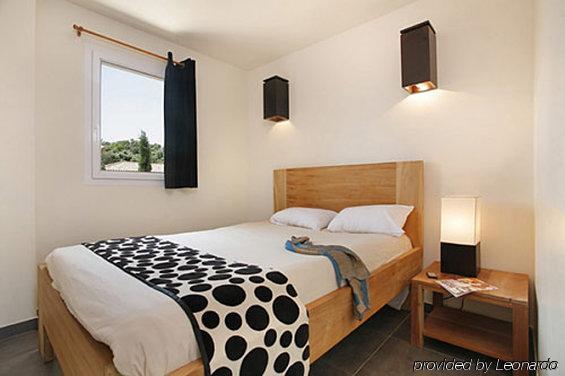 Hotel Domaine Le Milos Castries Room photo